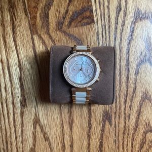 Michael Kors gold watch. Perfect condition